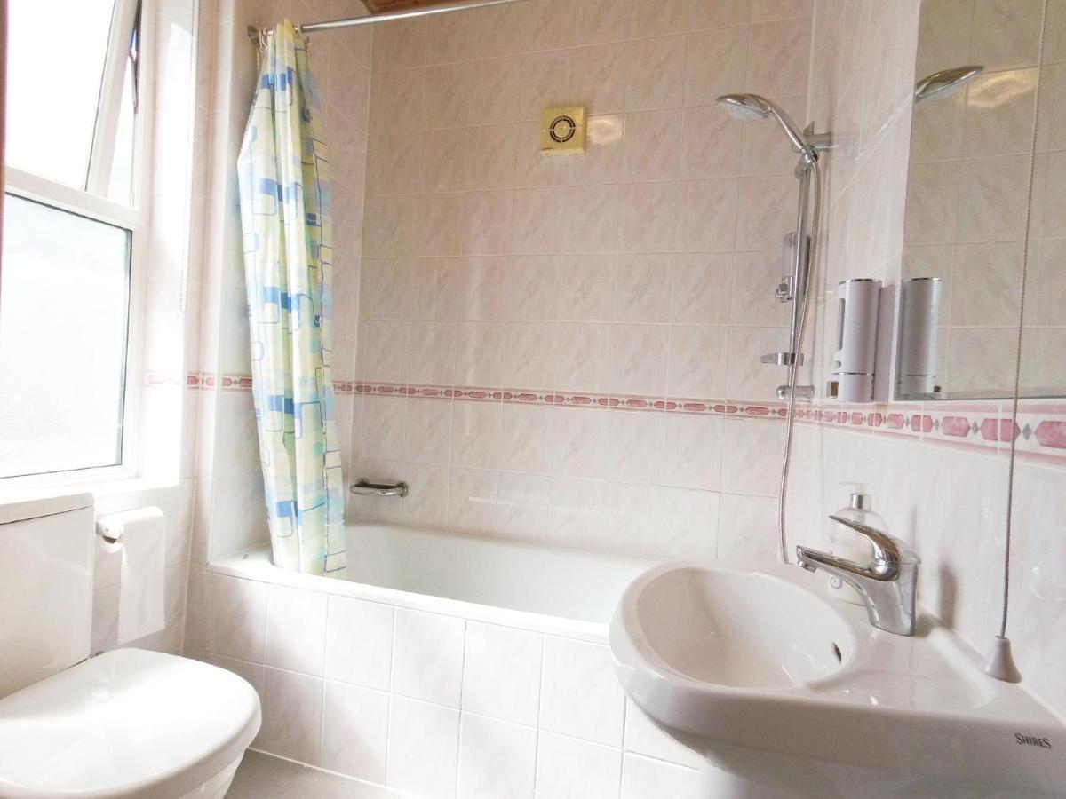 شقة Carnation Flat A In Wembley لندن المظهر الخارجي الصورة